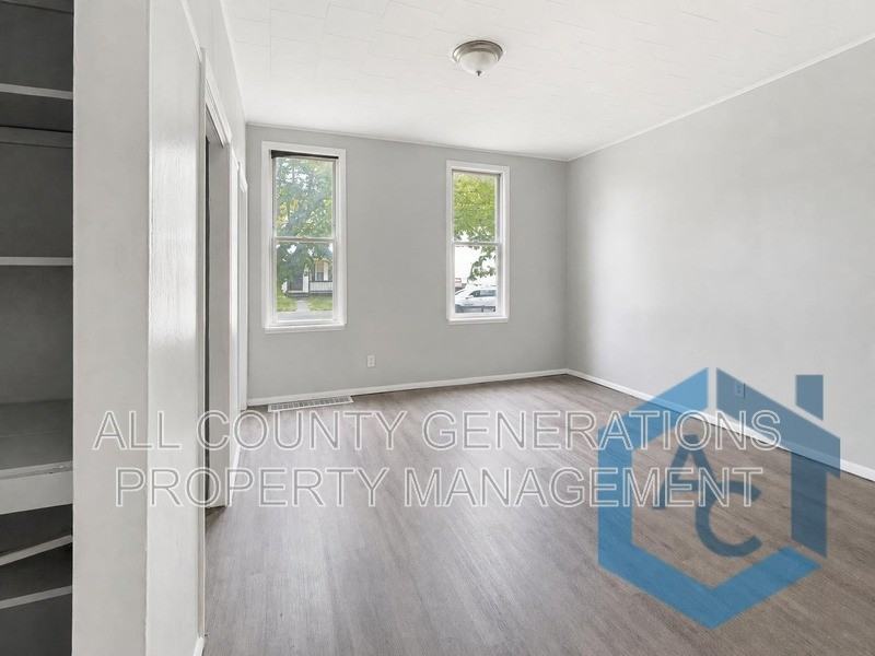 3333 Denison Ave - Photo 6 of 10