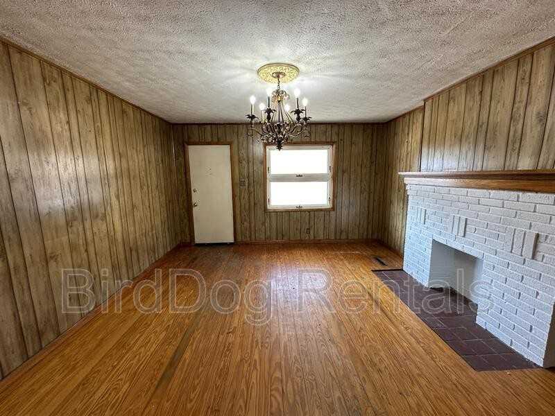 680 Wager St - Photo 4 of 19