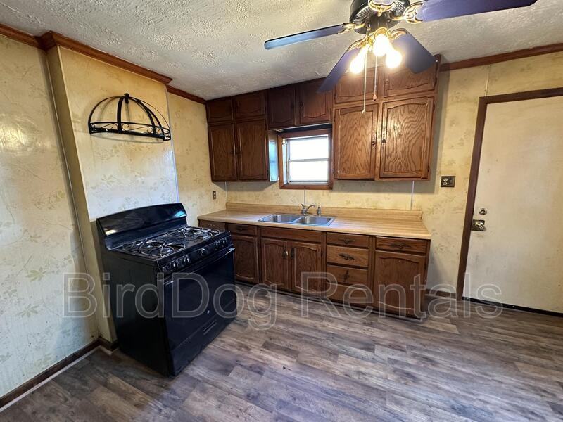 680 Wager St - Photo 7 of 19