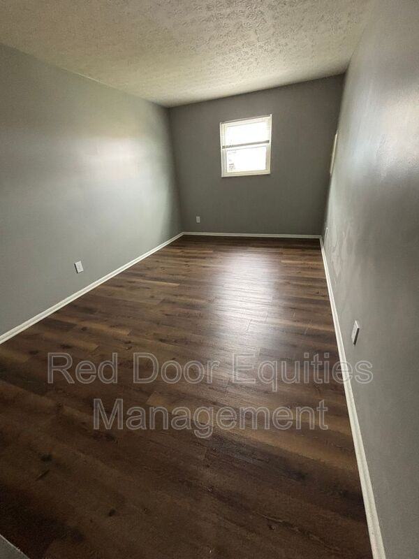 129 W Walnut St #P - Photo 4 of 9