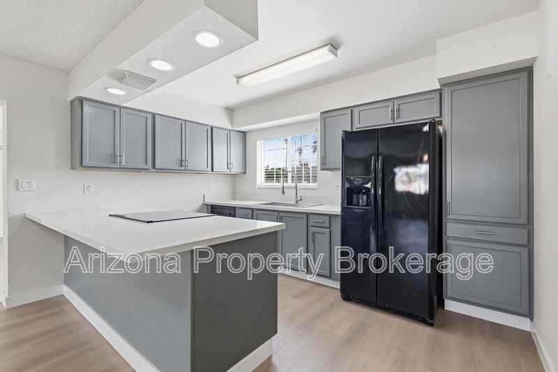 2167 E Palmcroft Dr