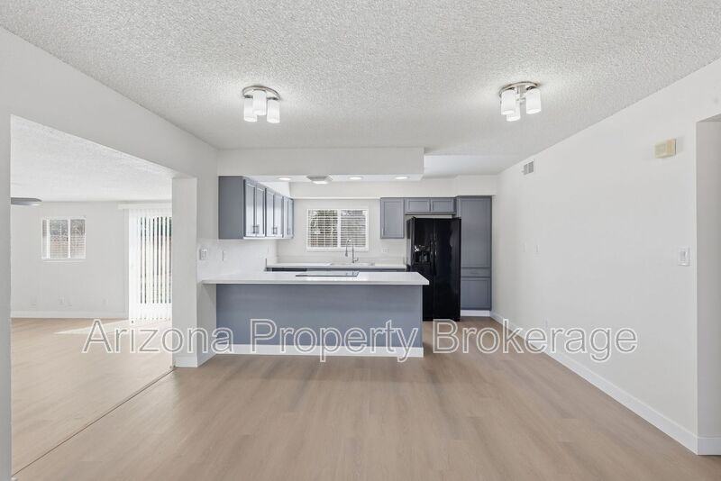 2167 E Palmcroft Dr - Photo 3 of 29