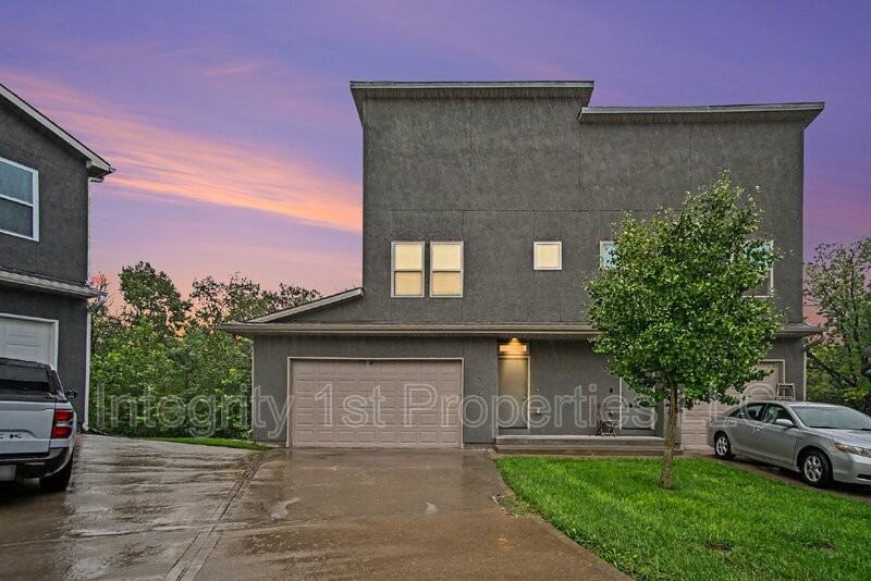 7603 N Mercier Ct