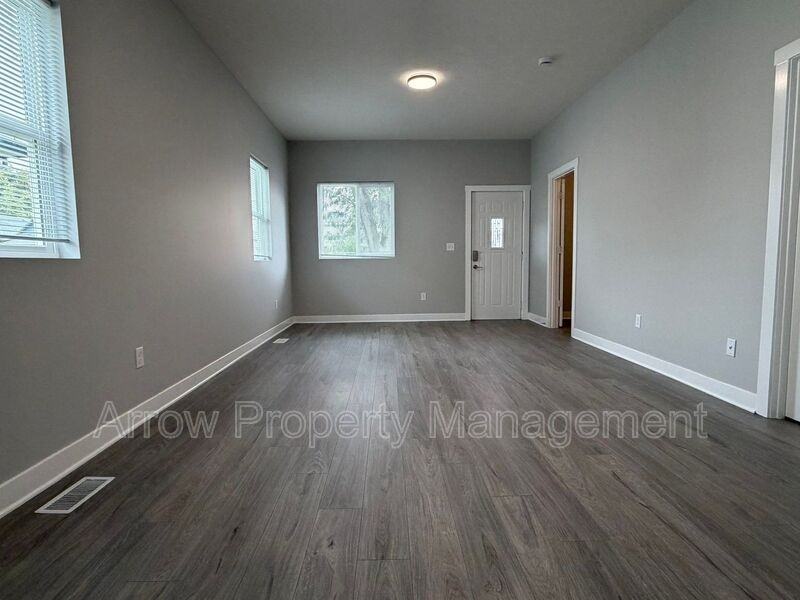 1026 Charleston St - Photo 7 of 21