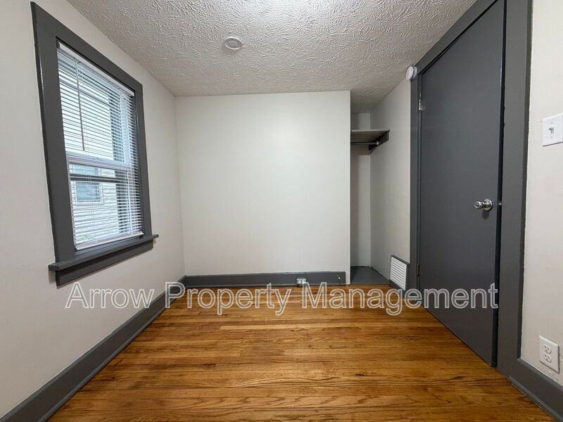 236 W E St - Photo 6 of 19
