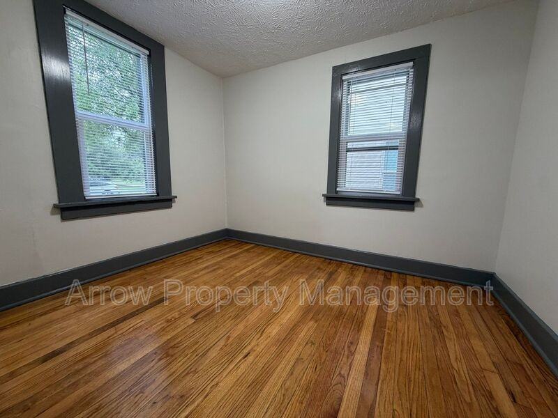 236 W E St - Photo 7 of 19