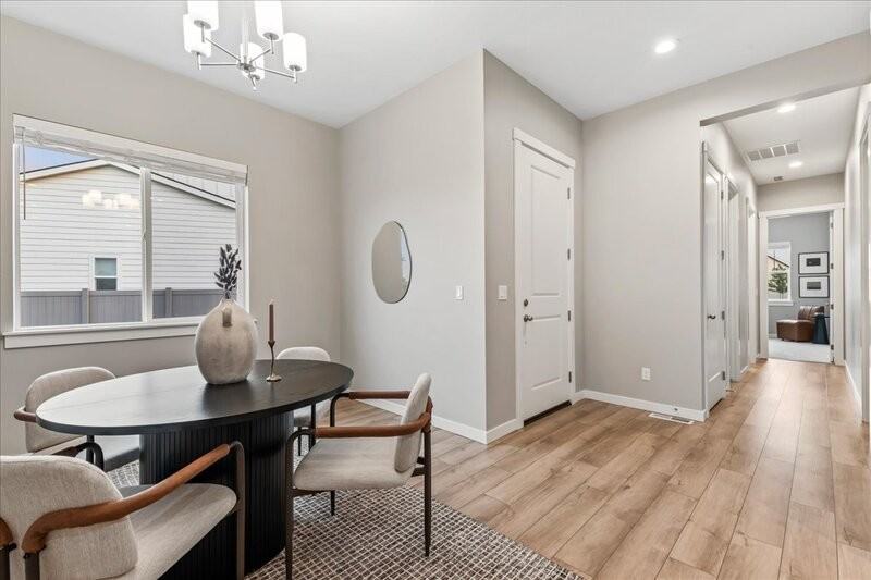 2218 N Leatherwood Ave - Photo 4 of 50