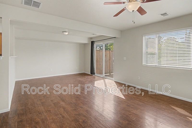 260 Patton Ave - Photo 4 of 35