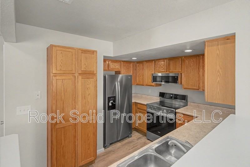 260 Patton Ave - Photo 7 of 35