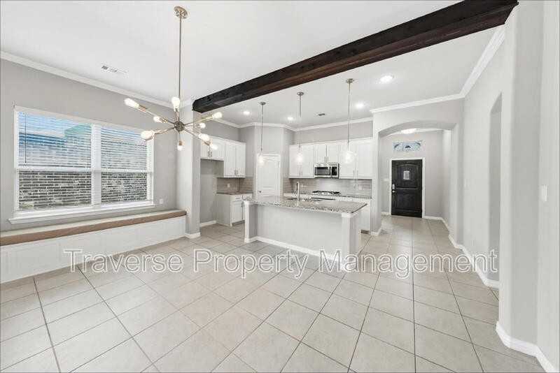 1652 Victoria Dr - Photo 5 of 25