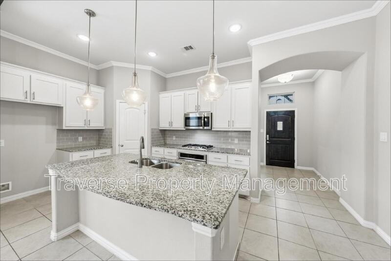 1652 Victoria Dr - Photo 6 of 25