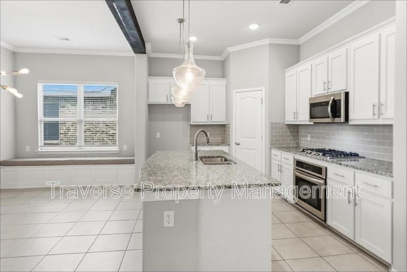 1652 Victoria Dr - Photo 7 of 25