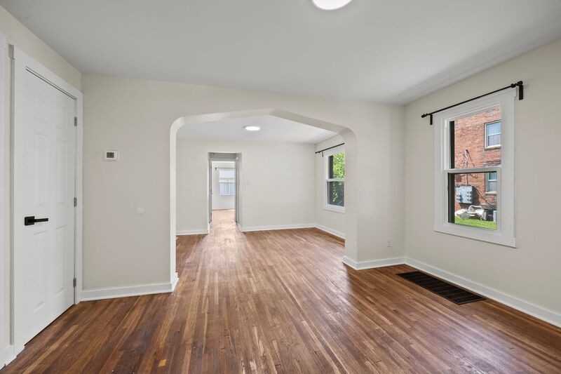 1383 Eastview Ave - Photo 5 of 13