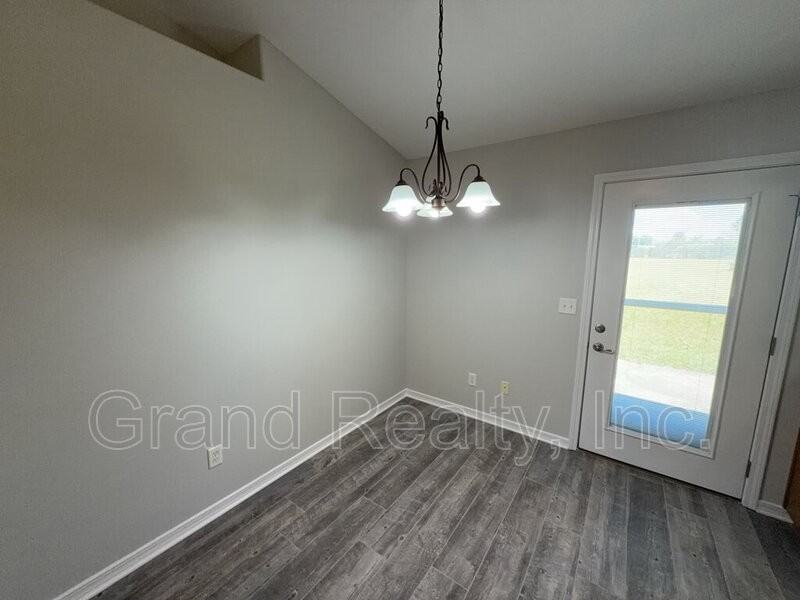 6108 Anderson Ln - Photo 5 of 23
