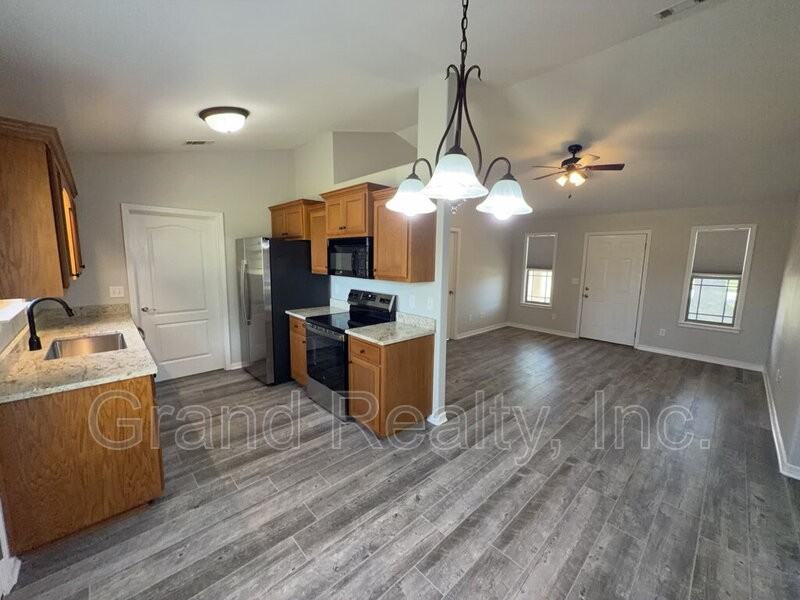 6108 Anderson Ln - Photo 6 of 23