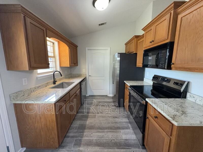 6108 Anderson Ln - Photo 7 of 23