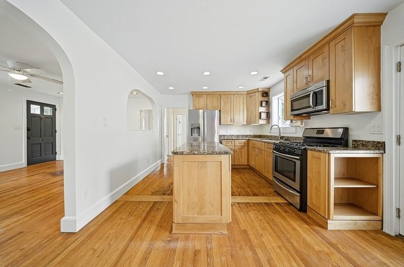 106 S Ridgeley Rd - Photo 2 of 27