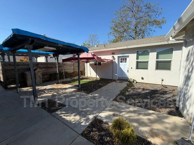 1813 Helena Ave - Photo 2 of 3