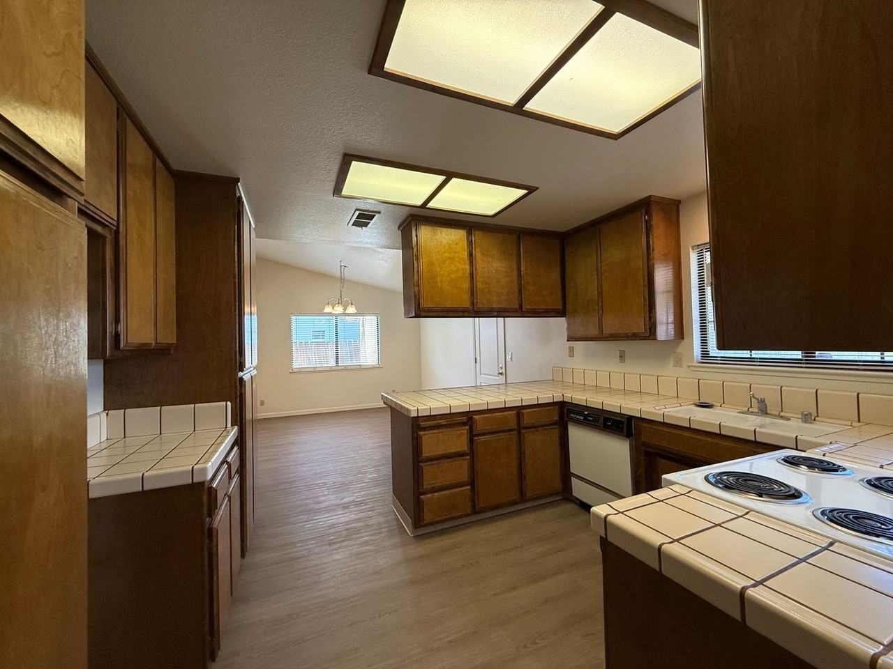 782 Rachel Dr - Photo 3 of 17