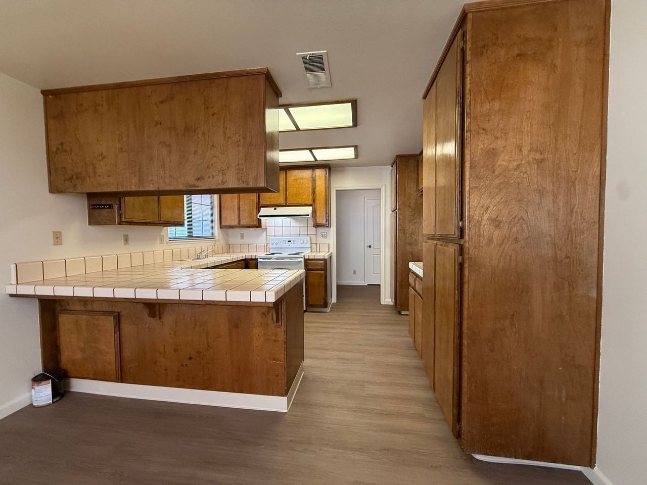 782 Rachel Dr - Photo 4 of 17