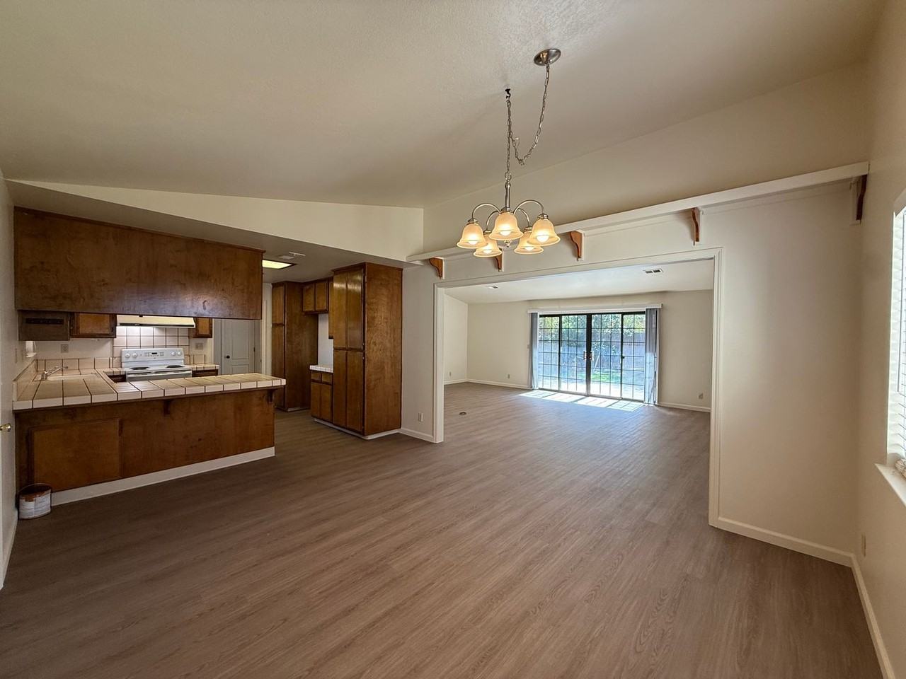 782 Rachel Dr - Photo 5 of 17