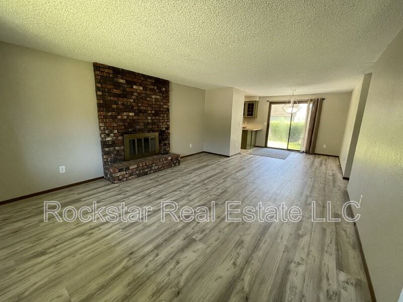 9514 N Howard St - Photo 3 of 33