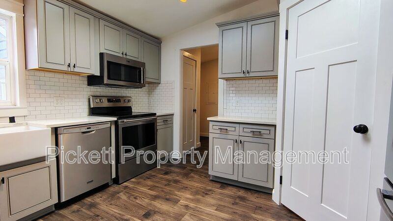 11438 Se Regatta View Ln - Photo 3 of 24