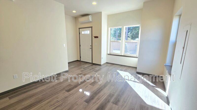 3667 Pine Rd - Photo 5 of 29