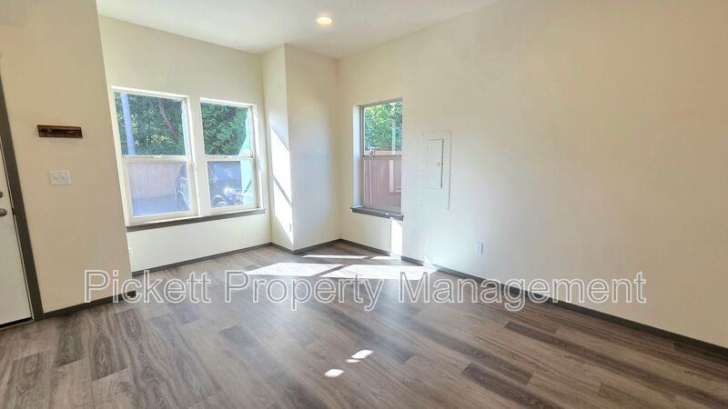 3667 Pine Rd - Photo 6 of 29