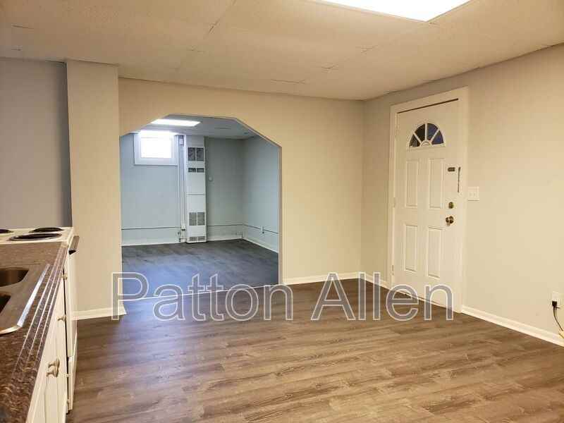 116 E Chestnut St #15 - Photo 3 of 16