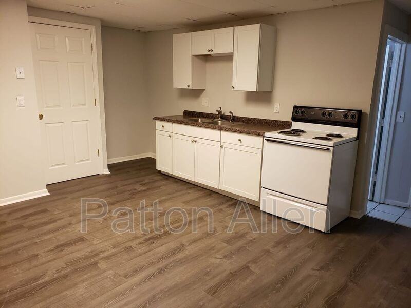 116 E Chestnut St #15 - Photo 7 of 16