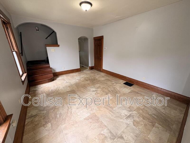 1237 W Packard Ave - Photo 2 of 7
