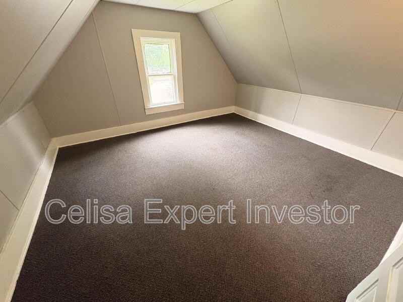 1237 W Packard Ave - Photo 4 of 7