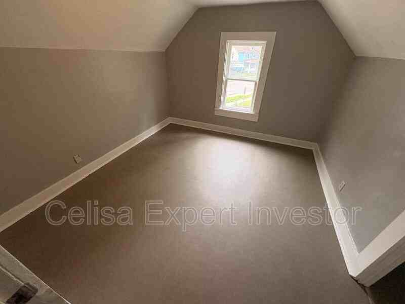 1237 W Packard Ave - Photo 5 of 7