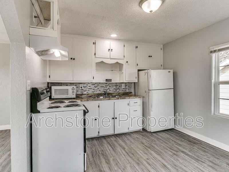 1231 N Grand Blvd - Photo 6 of 33