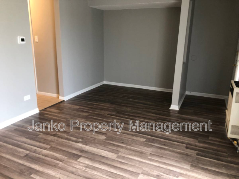 3333 Commercial Ave #13 - Photo 4 of 7