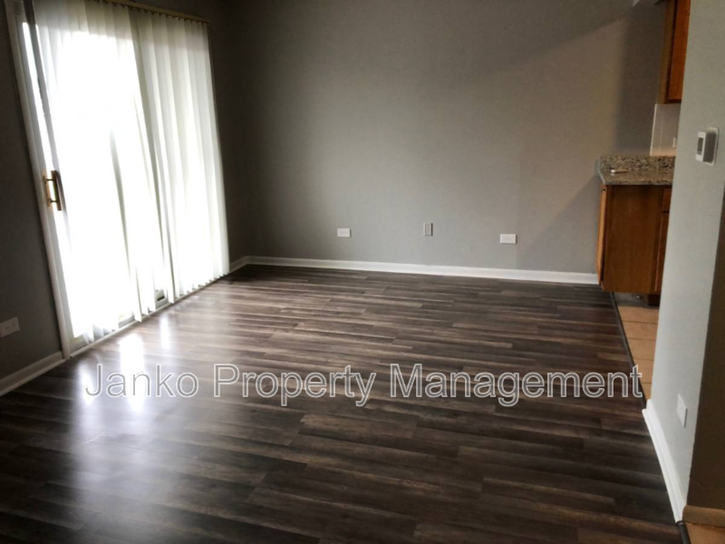 3333 Commercial Ave #13 - Photo 5 of 7
