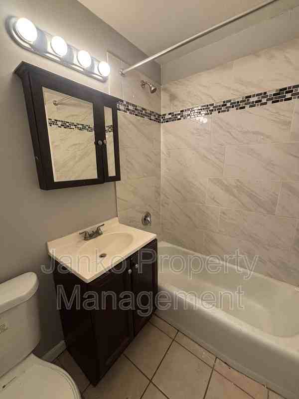 3333 Commercial Ave #13 - Photo 7 of 7