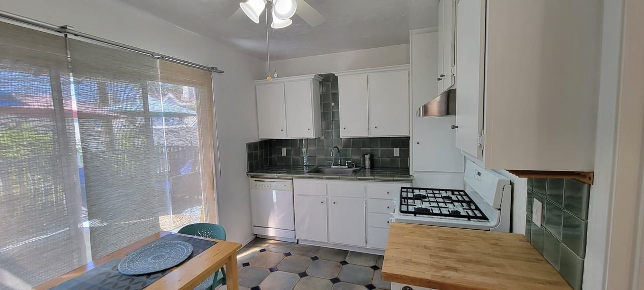 33 North Bushnell Avenue - Photo 6 of 8