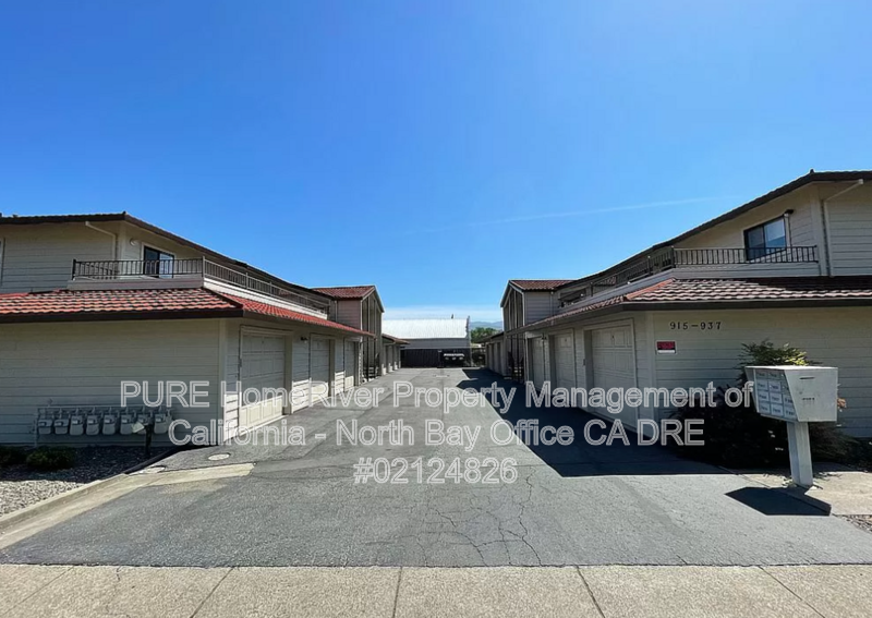 915 S Oak St - Photo 2 of 16
