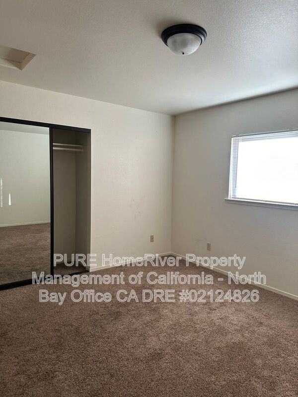 915 S Oak St - Photo 5 of 16