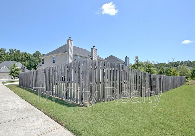 20 Mediterranean Ave - Photo 5 of 50
