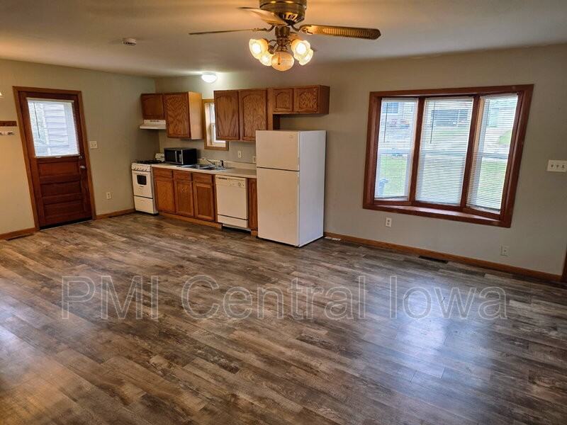 4131 55th St #A - Photo 3 of 16