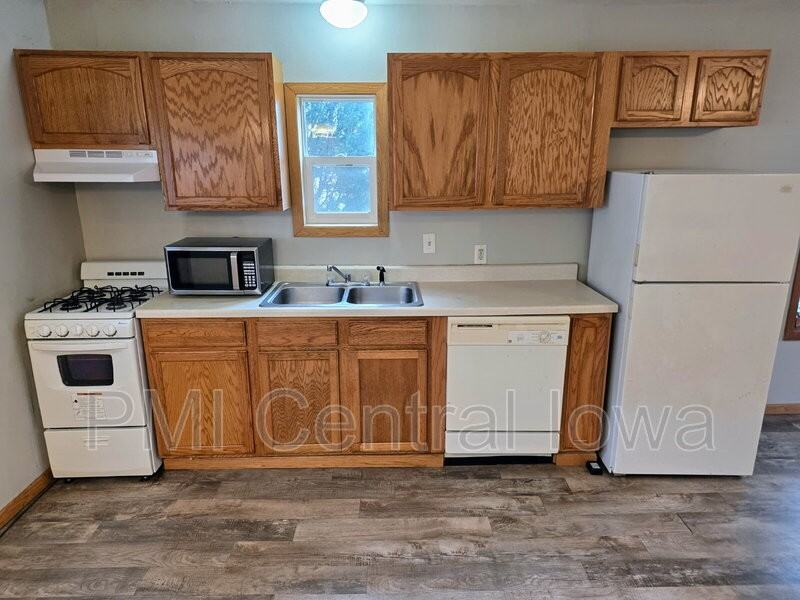 4131 55th St #A - Photo 4 of 16