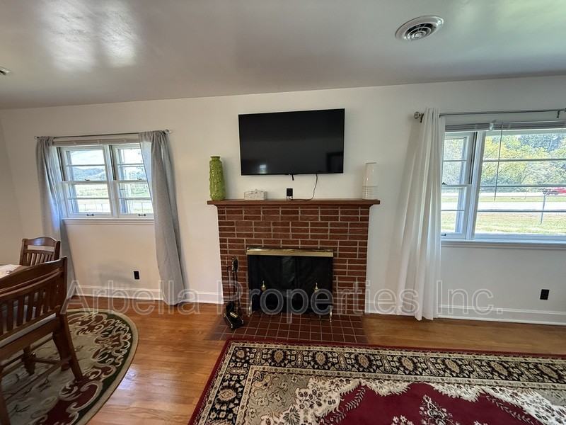 357 Hickory Ln - Photo 5 of 23