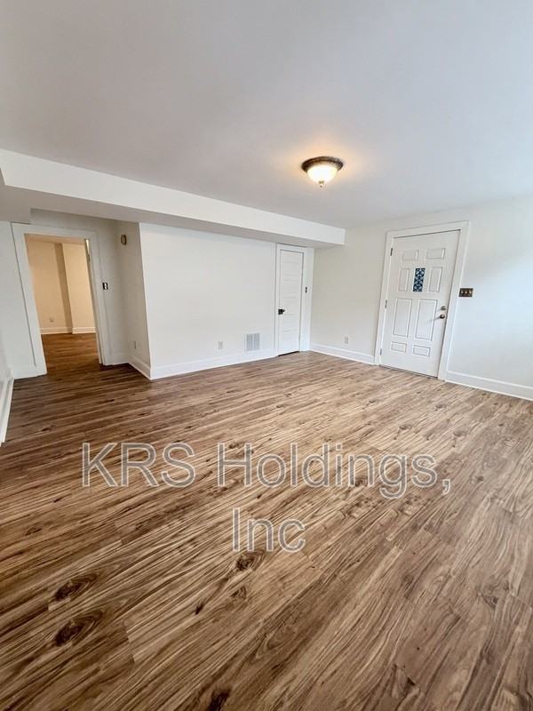 507 13th St #1 - Photo 3 of 7
