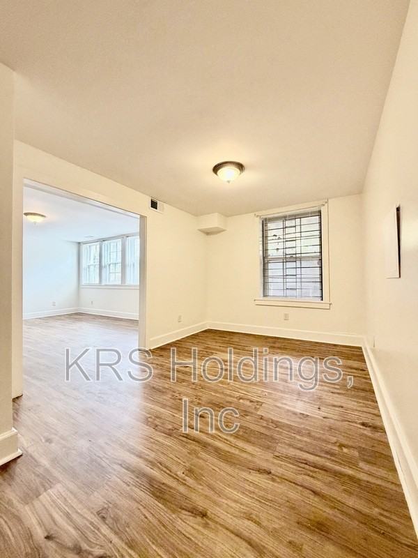 507 13th St #1 - Photo 4 of 7