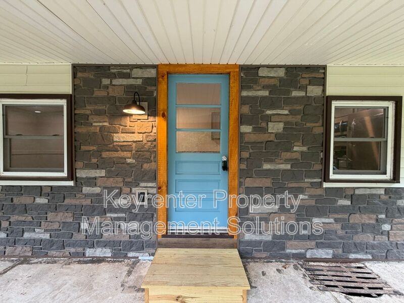 140 Moffett Branch Rd - Photo 3 of 44