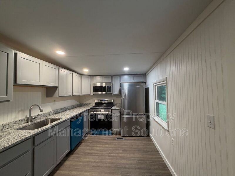140 Moffett Branch Rd - Photo 5 of 44