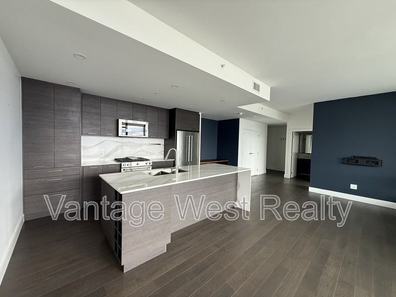 1298 Sunset Dr - Photo 4 of 20